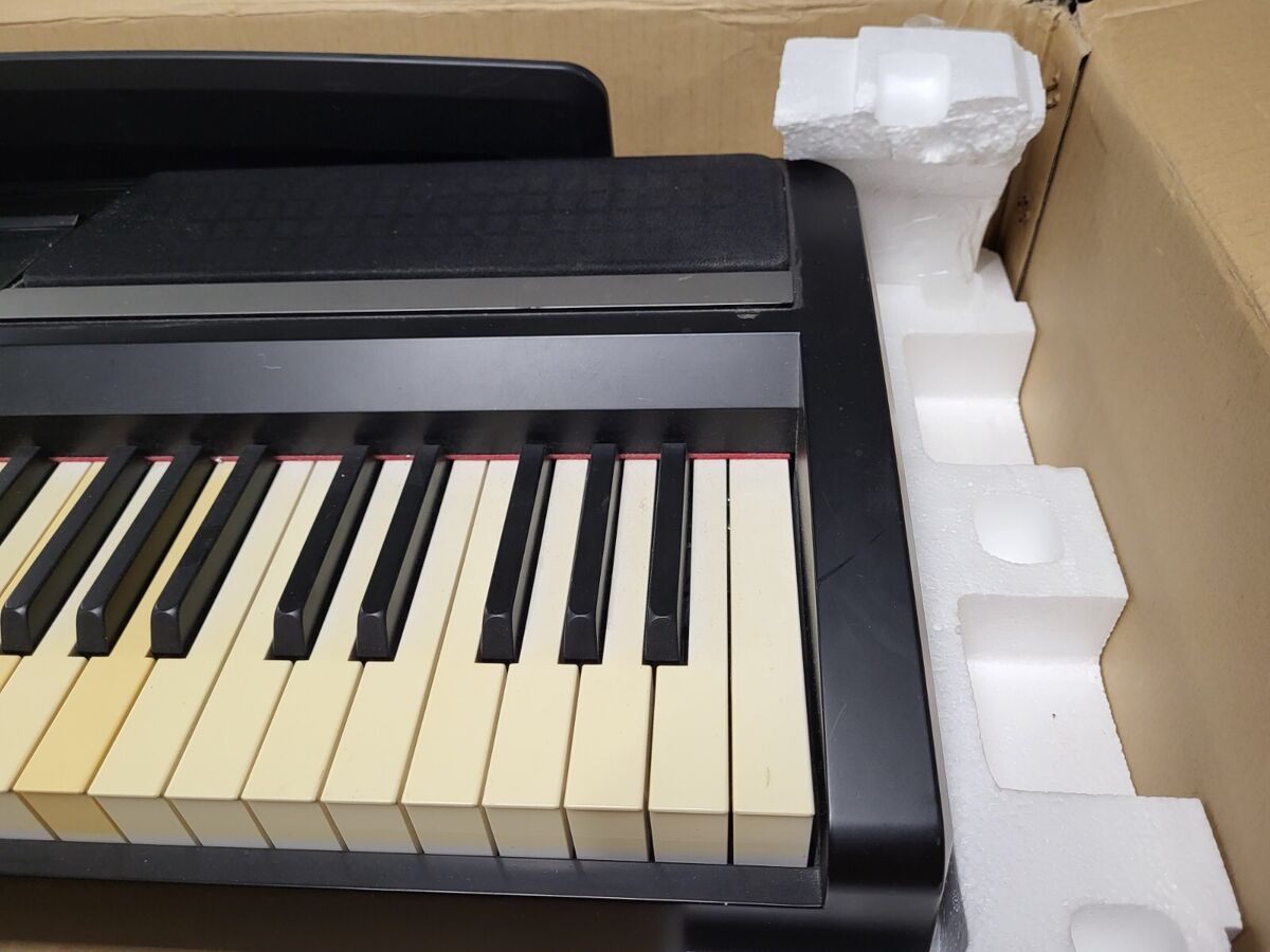 Korg SP170S Digital Piano / Keyboard with Power Supply and Korg SP170S Digital Piano / Keyboard with Power Supply and