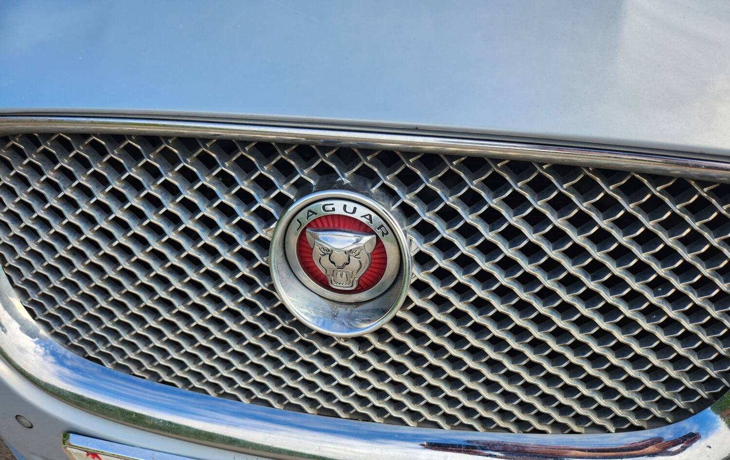 2014 Jaguar XF, photograph 14