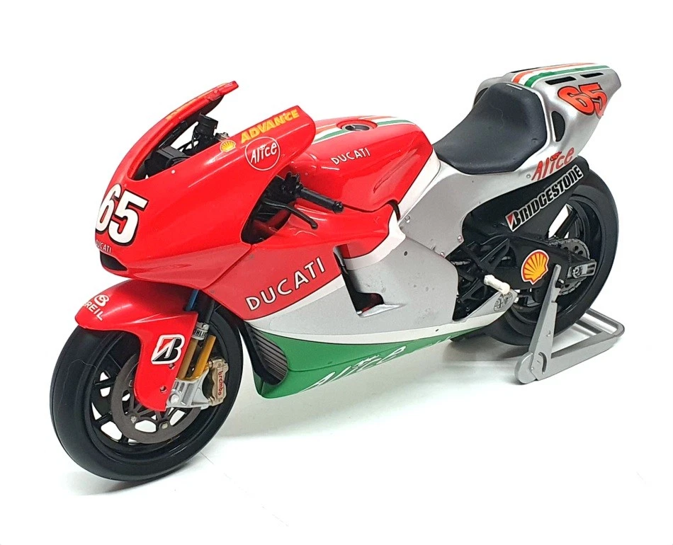 Minichamps 1/12 Ducati 998 F 01 WSB 2002 – James Toseland