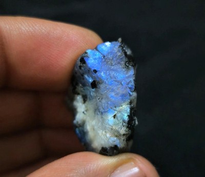 Natural Blue Flashy Rainbow Moonstone Raw 63.60 Crt Moonstone Rough Jewelry