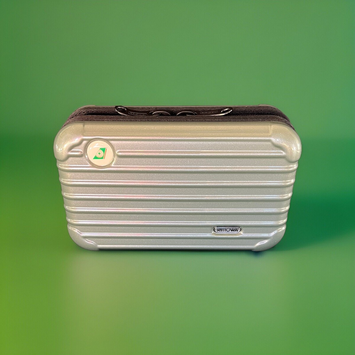 【NEW限定品】 Green Sage Rimowa Air Eva Amenity Case Shell Hard Empty Kit 快適グッズ・旅行小物
