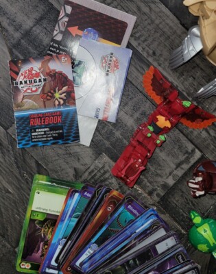 Lot bakugan avec cartes & jetons