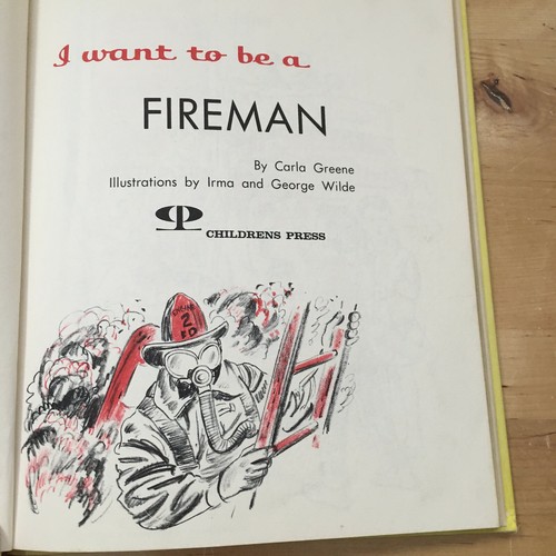 Vintage 1969 I Want to Be a Fireman/Policeman by Carla Greene ex-lib - Foto 5 di 9