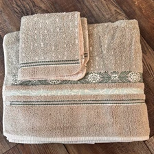 Vintage Fieldcrest Royal Velvet Green Combed Cotton Bath Towel & Washcloth
