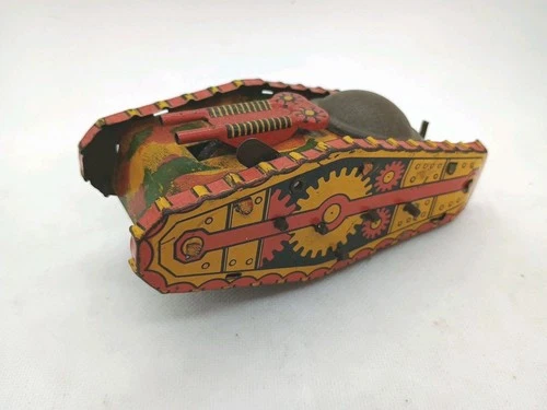 Antique red tin wind up toy tank, BROKEN, mid 20th century, WWI-WWII toys