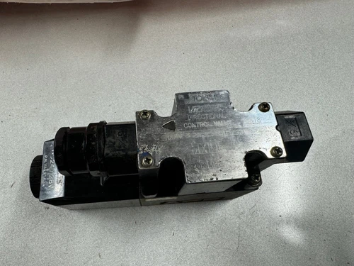 Tokimec Vickers DG4V-3-2A-M-P7-H-7-50, 24vdc Solenoid valve