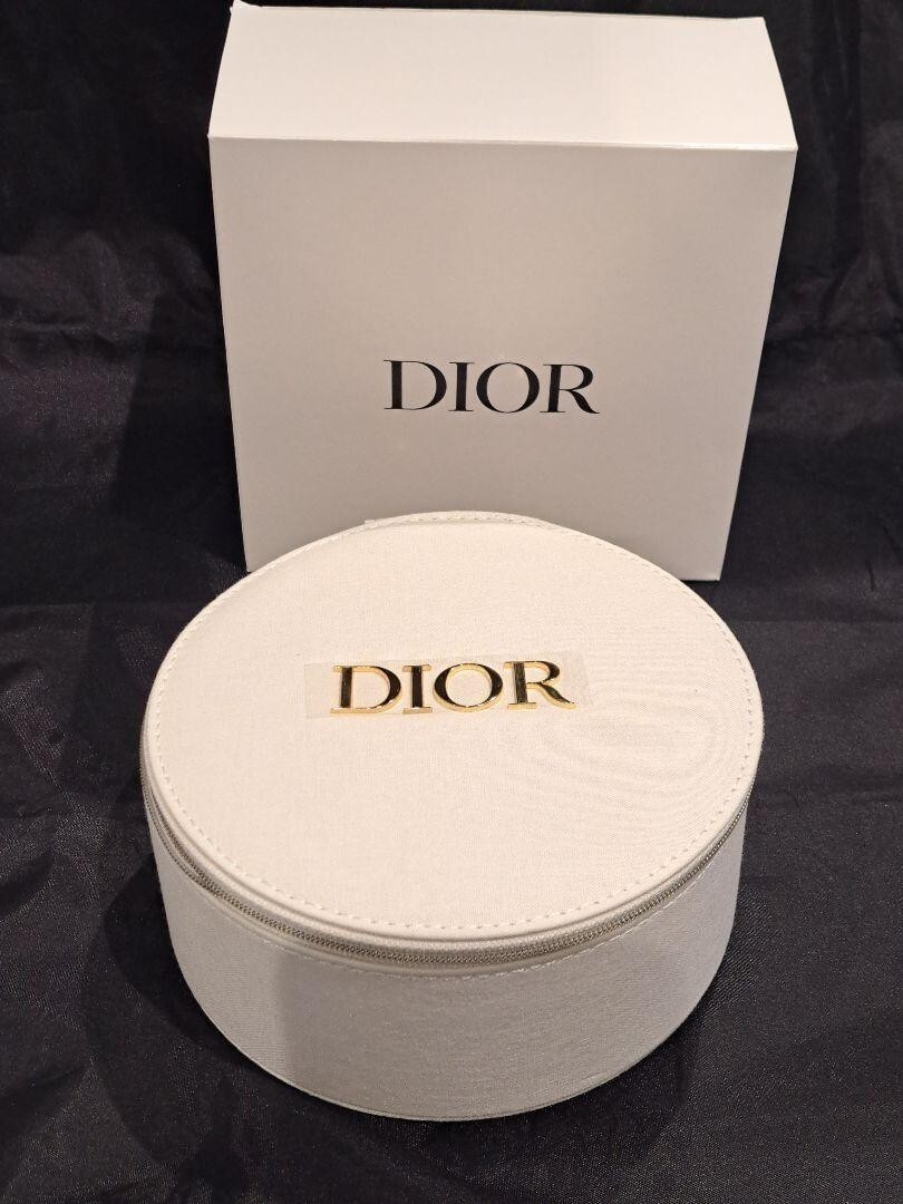 Dior ロゴ ポーチ ネイビー ホワイト Christian Dior 花柄プリントポーチ ホワイト×ネイビー - メルカリ