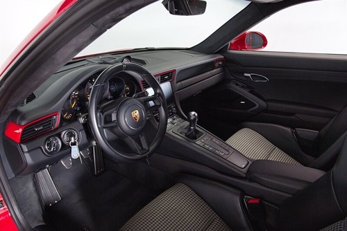 2018 Porsche 911 GT3 Touring - Picture 29 of 40
