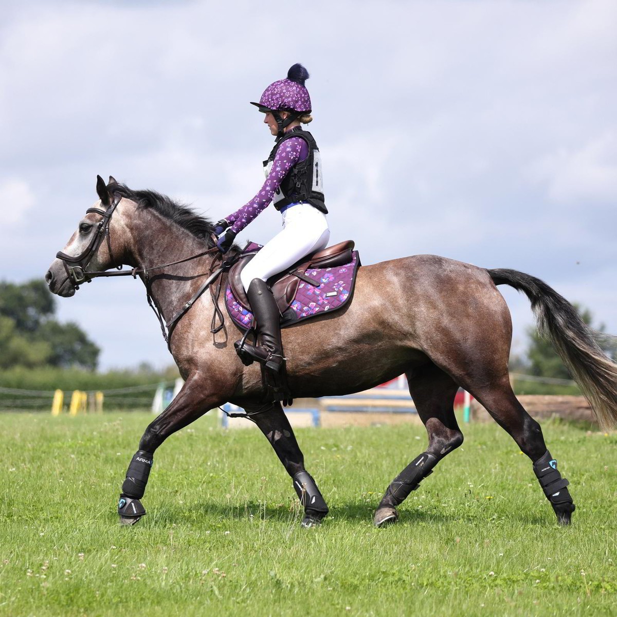 Copricappello Shires Aubrion Hyde Park | Foresta Viola | Protezione Testa Cavallo