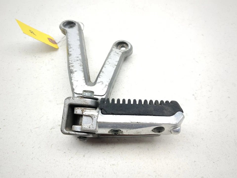 01-05 Clavija de pie trasero izquierdo pasajero Suzuki Bandit GSF1200S GSF 1200 Foto 4 de 4