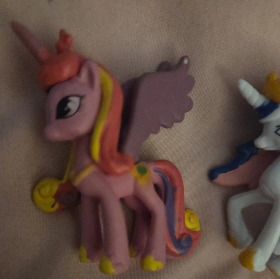 My Little Pony Mini Figuras Princesa lote de 2 Celestial And Cadence Busy Book? - Imagem 2 de 3
