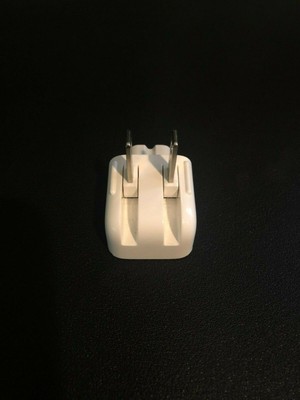 apple two prong adapter