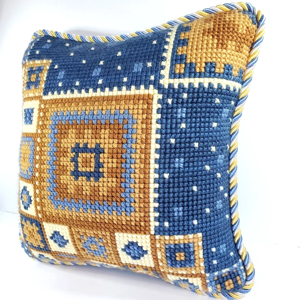 Almohada de punta de aguja hecha a mano azul dorado muestrador cordón trenzado damasco espalda 14x14 Foto 2 de 4