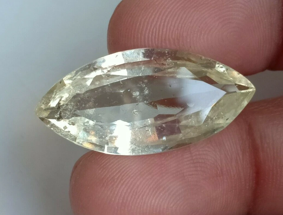 Top Quality Hessonite Garnet Marquise Gemstone Vintage Large Marquise 20 Carat - Image 2 of 4