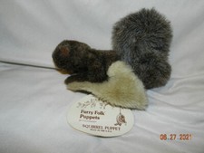 Folkmanis Squirrel Hand Puppet Furry folk puppets has tags
