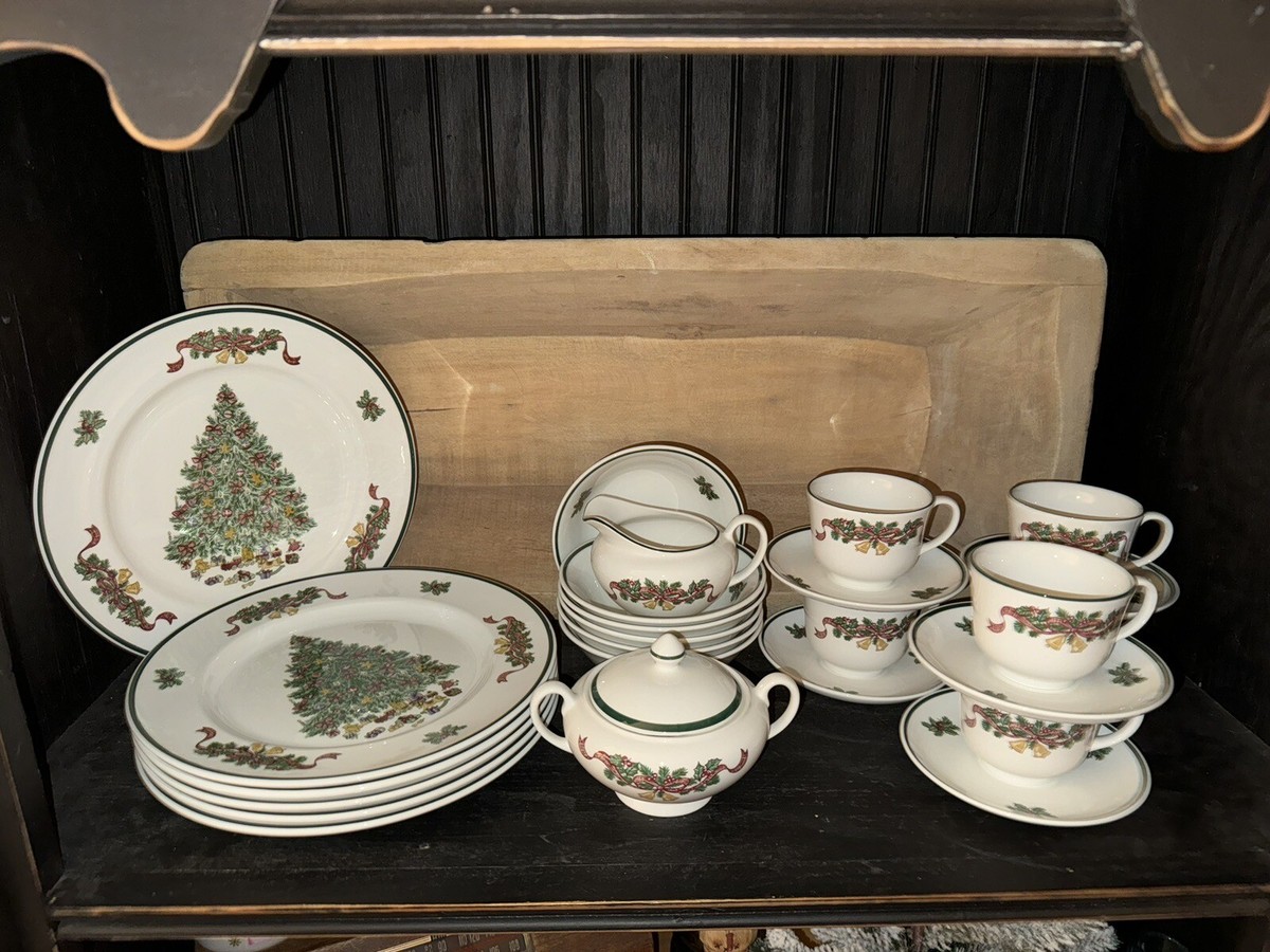 Johnson Brothers Victorian Christmas China 27 Piece Set | eBay
