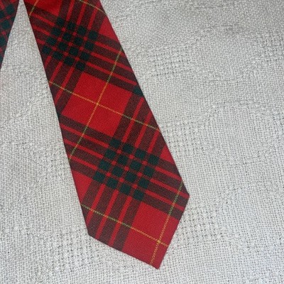 G.R.Saunders Scotland Men s Dress Tie Size 54  3  Red Plaid Cameron Going Out 