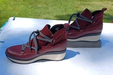 T2IN Skomfort Spain Platform Boots Burgundy Suede Leather EU 38 US 7.5 Comfort 