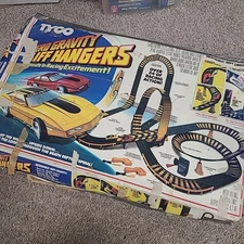 TYCO Zero Gravity Cliff Hangers Slot Car Racing Set Vintage Incomplete