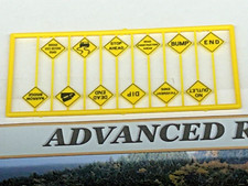 HIGHWAY WRITTEN HAZARD WARNING SIGNS HO Scale PLASTIC BACKGROUND DETAIL NEW