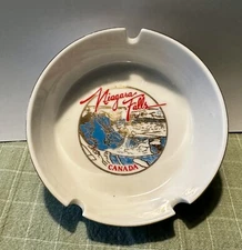VTG Niagra Falls Canada Ceramic Ashtray Made in Japan White