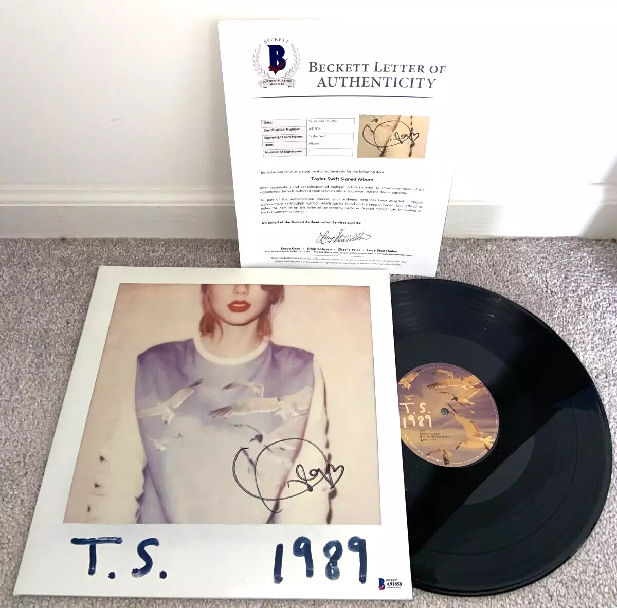 taylor swift 1989 signed vinyl