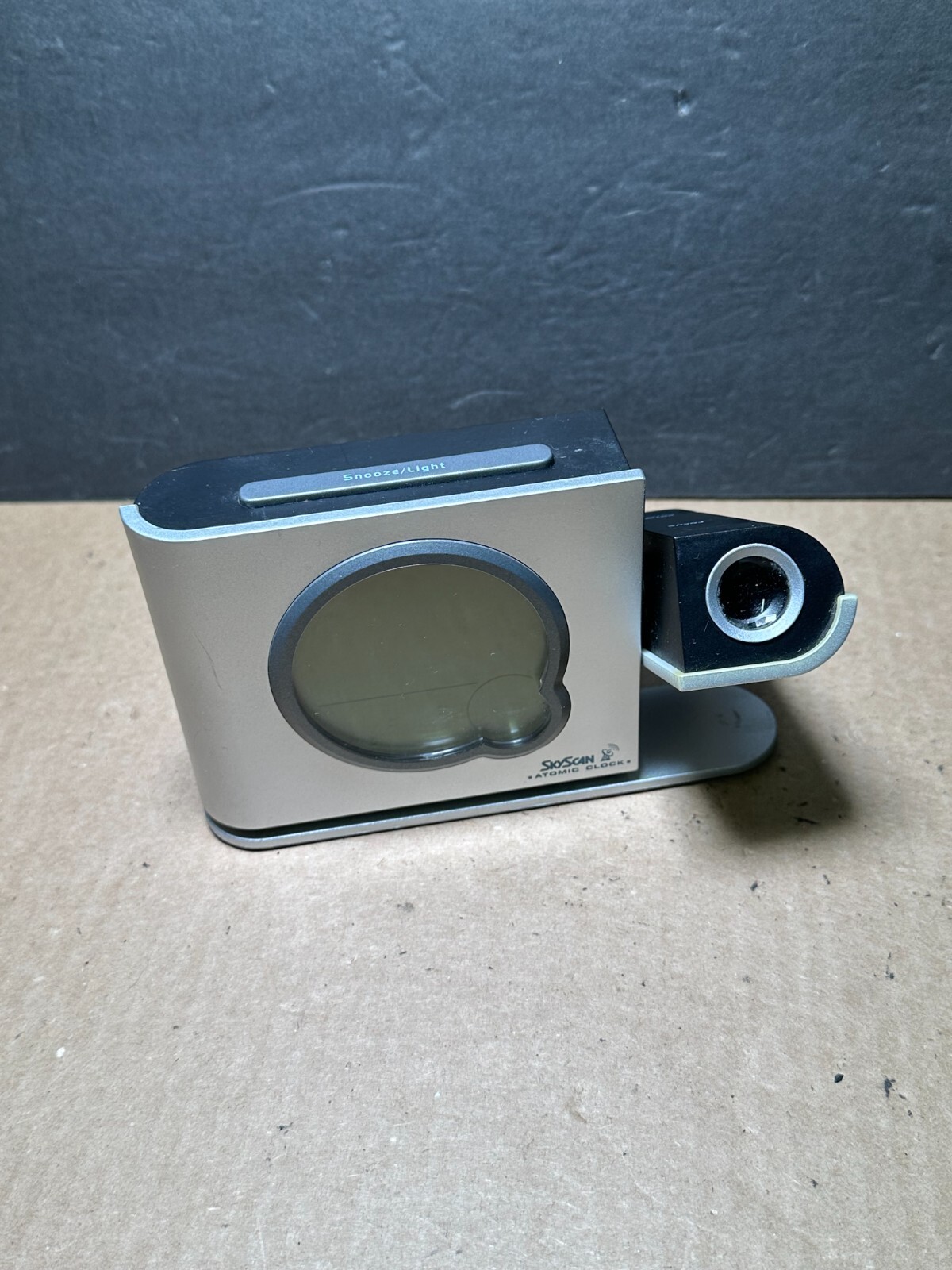 Equity skyscan atomic projection alarm clock model 31269 self setting