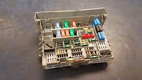 2006 BMW 116i E87 N45B16A A22 GRAU SICHERUNGSRELAIS BOX KÖRPERSTEUERUNG 6906613-03 270605