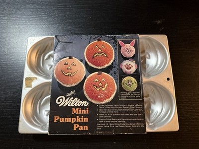 Vintage 1983 Wilton Halloween Mini Pumpkin Cake Pan Baking Mold 508-1040
