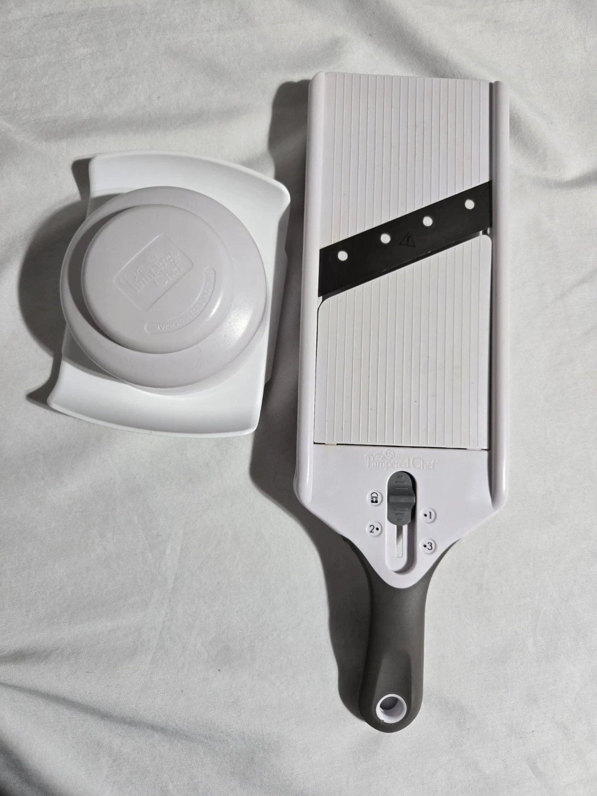 Pampered Chef Simple Slicer Adjustable Mandoline Vegetable Cutter Food Holder