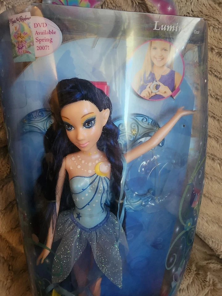 Nuevo en caja Barbie FAIRYTOPIA LUMINA 2006 Muñeca de hadas Magic Of The Rainbow NRFB Foto 4 de 4