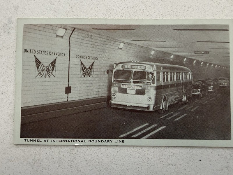 Twin Coach 41-s Bus In Detroit-Windsor Tunnel Vintage Postcard 1940s