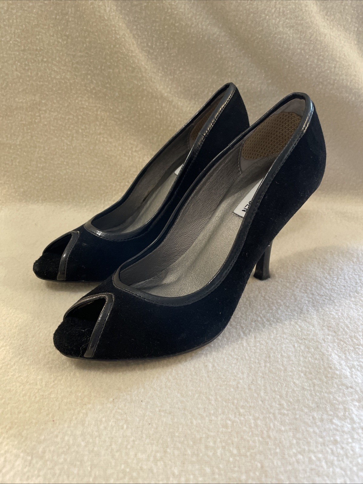 Steve Madden Anabelle Black Suede With Trim Dress Peep Toe Pump Women's Size 5.5