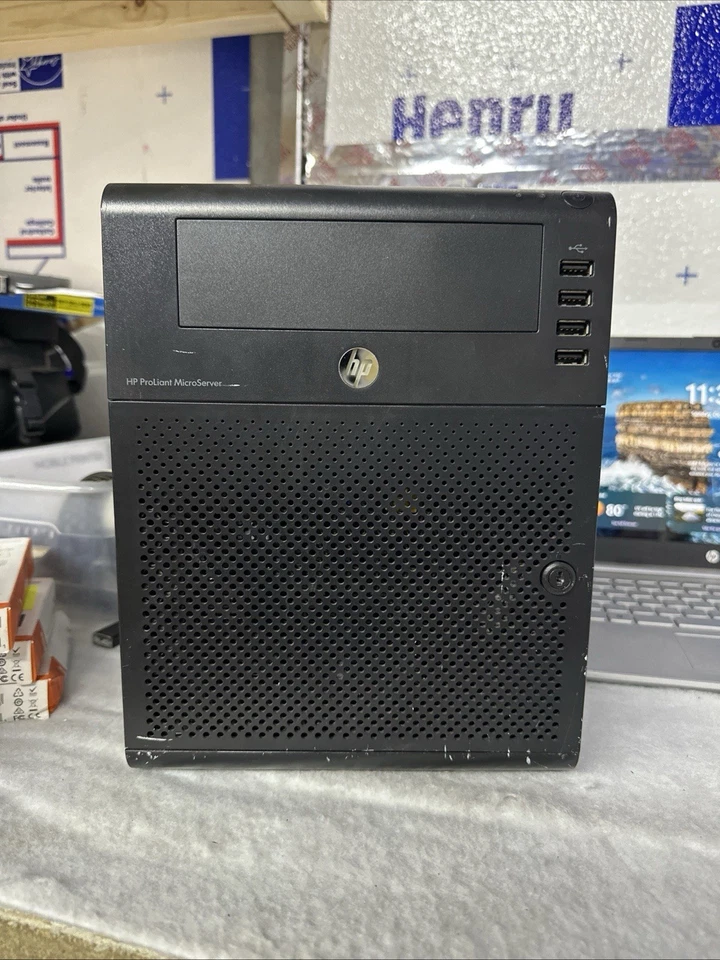 HP ProLiant MicroServer HSTNS-5151 AMD TURION II, 8 GB, sin llave para disco duro puerta delantera Foto 3 de 4