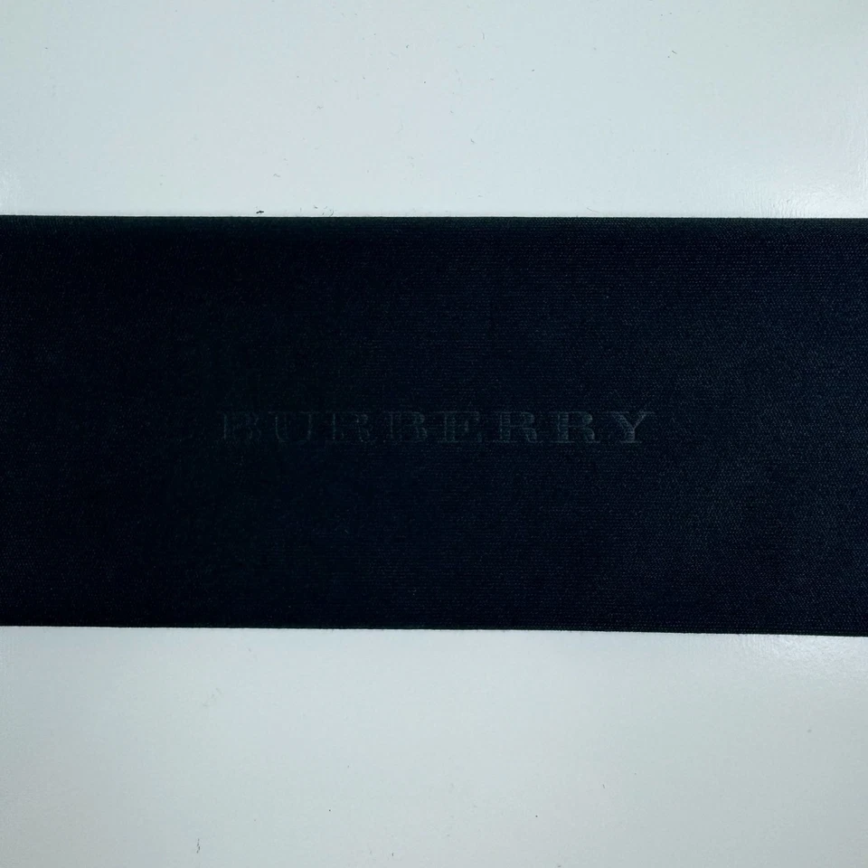 Burberry Pebbled Leather Glasses Case with Cleaning Cloth Magnetic Hardshell - Image 2 of 4