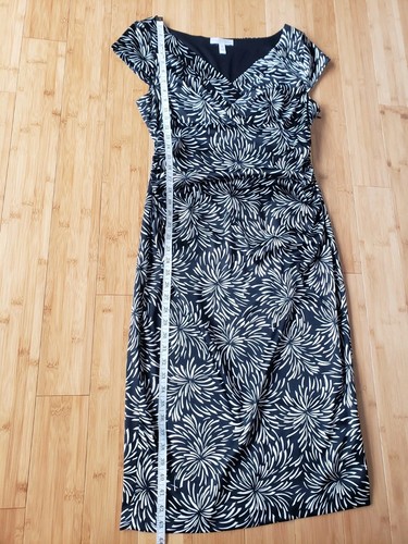 London Times Black White Abstract Starburst Ruched V-Neck Midi Dress Size 12 - Picture 11 of 11