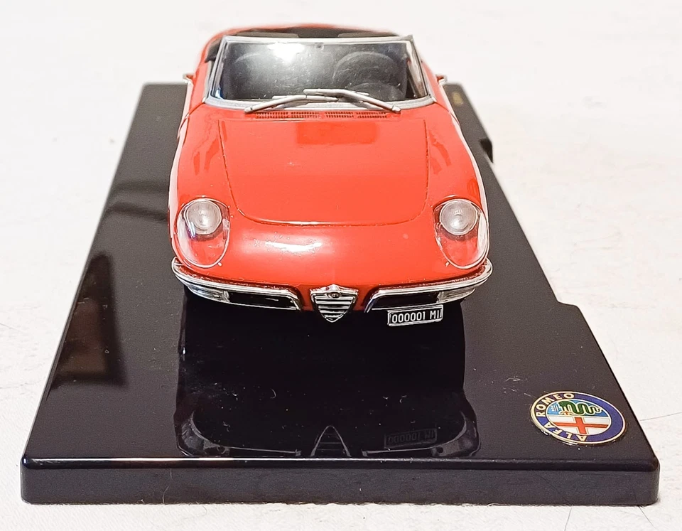 Leo Models Alfa Romeo 1600 Spider "Duetto" 1966. Scala 1/24. Come nuova - Immagine 3 di 4