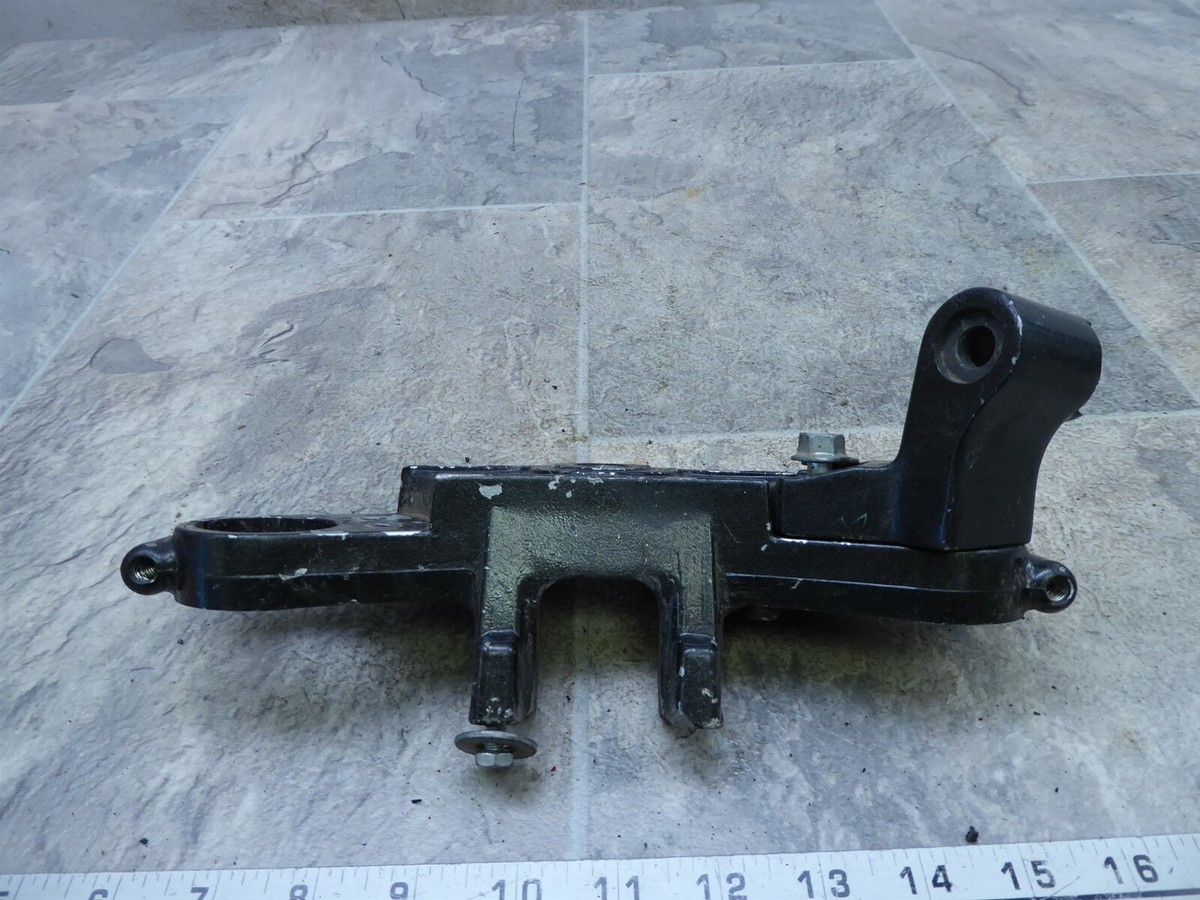 1989 Kawasaki Ninja ZX750 K312-1. triple tree steering stem top