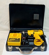 DeWalt 9.6V Cordless Drill Kit with Case, Charger & Battery — listing 2