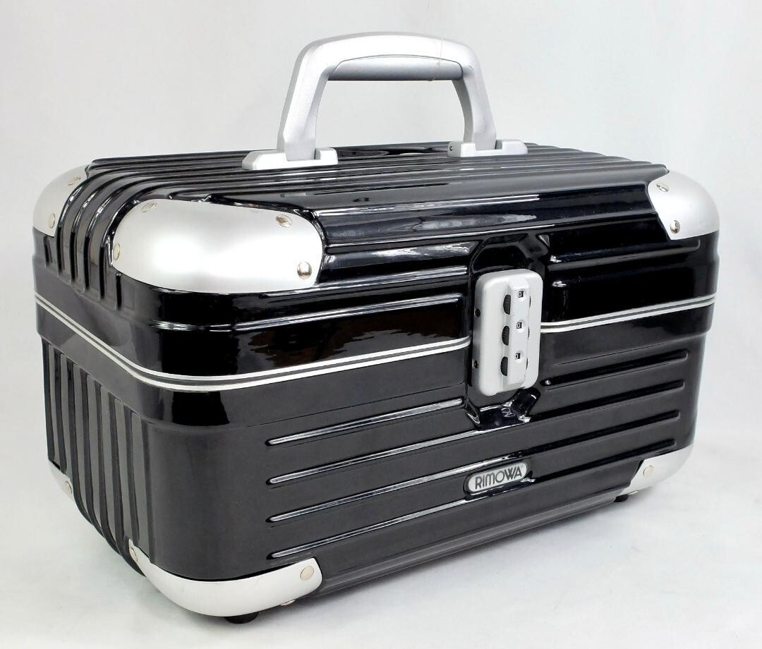 Beautiful Rimowa “Limbo” Beauty Case Black