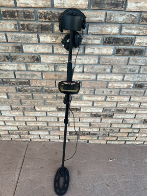 Bounty Hunter ''Quick Draw Pro'' Metal Detector w/Graphic Target Depth Indicator