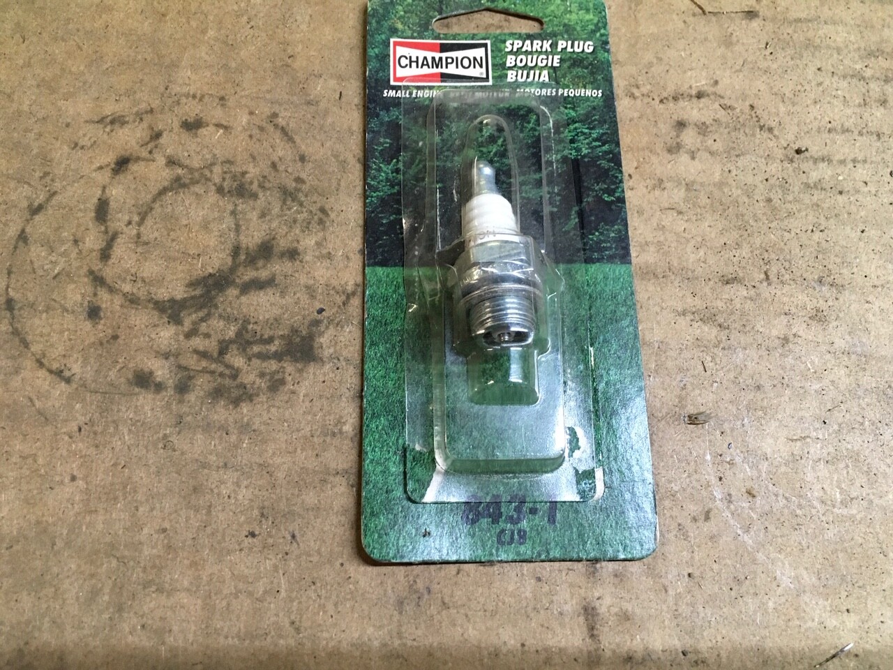 New Champion Spark Plug 843-1