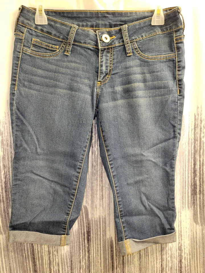 City Streets Juniors Young Misses Blue Jean Bermuda Denim Shorts Size 7 - Image 2 of 4