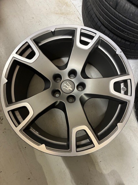 Maserati Levante 20 Inch Machined OEM Wheel Rim 2017 To 2018