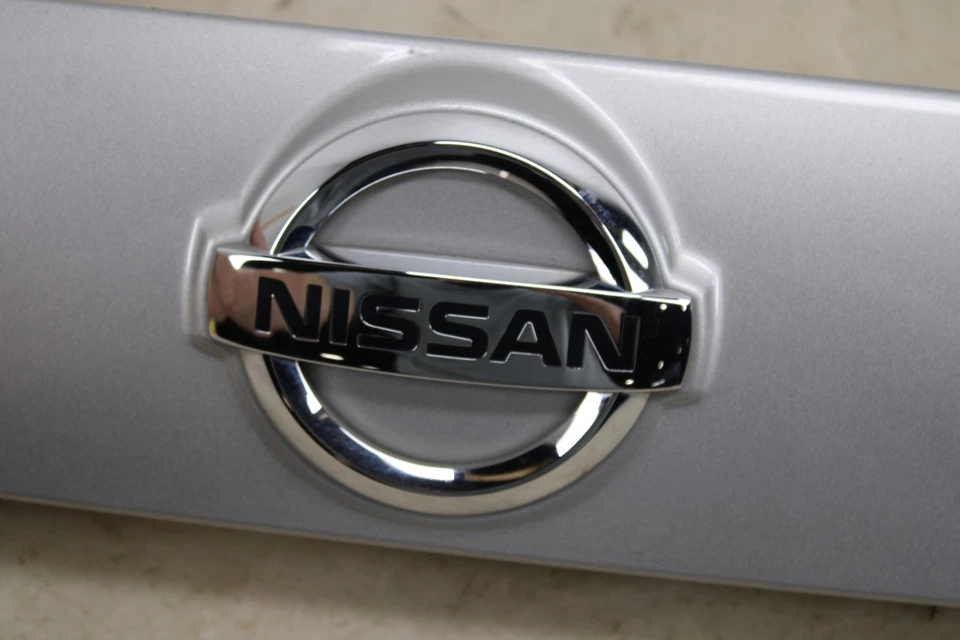 2015-2017 Nissan Juke Lift Gate Trim Molding OEM LS11 - Image 4 of 4