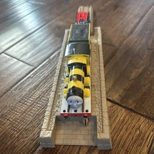 Thomas & Friends Tomy Trackmaster Busy As A Bee James - Working! Rare!