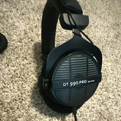 beyerdynamic DT 990 PRO 250 Ohm Open-Back Wired Over-Ear Black 45mm 3m