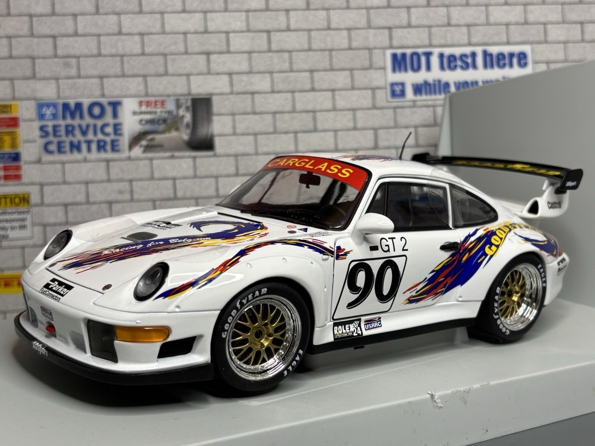 1:18 *BOXED* UT MODELS 1998 PORSCHE 911 GT2 (993) Daytona #90
