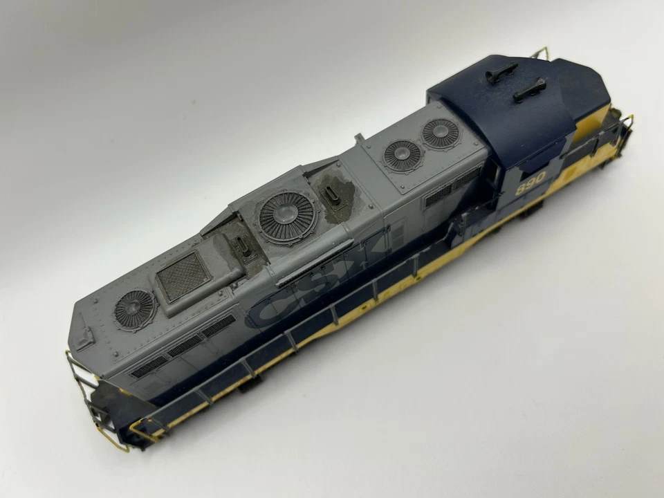 HO Walthers CSX #890 EMD GP9M Diesel Locomotive - (TESTED) - Image 3 of 4