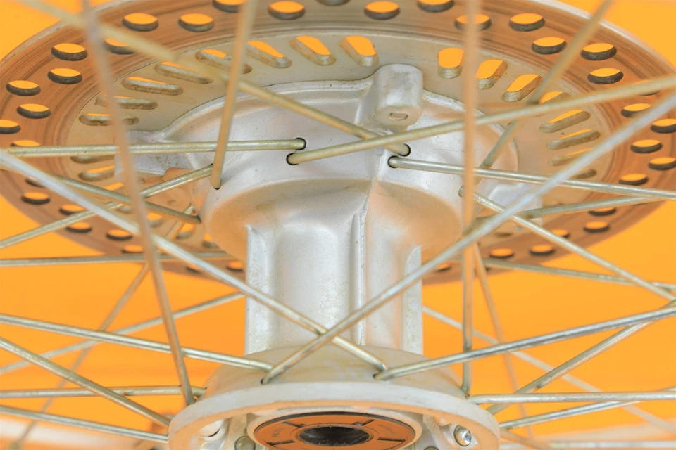 03-17 2003 CRF150F CRF 150F OEM Buje de rueda delantera Radios Conjunto de llanta Foto 3 de 4